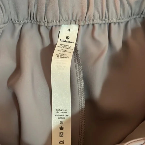 Lululemon Noir Crop Silverscreen Size 4